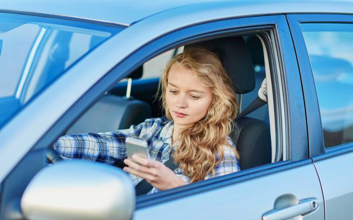 How to Prevent Teen Distracted Driving